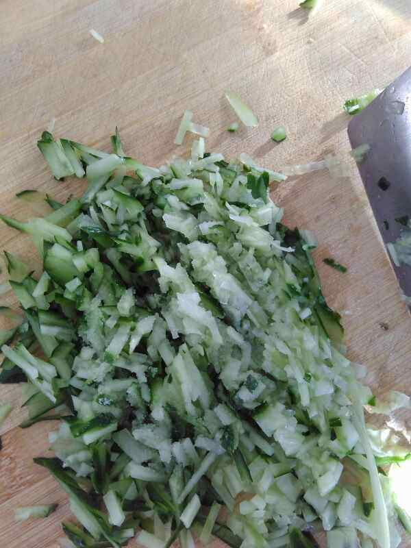 黄瓜鲜虾馅水饺步骤5