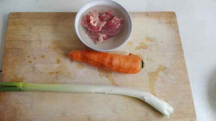 羊肉饺子步骤1