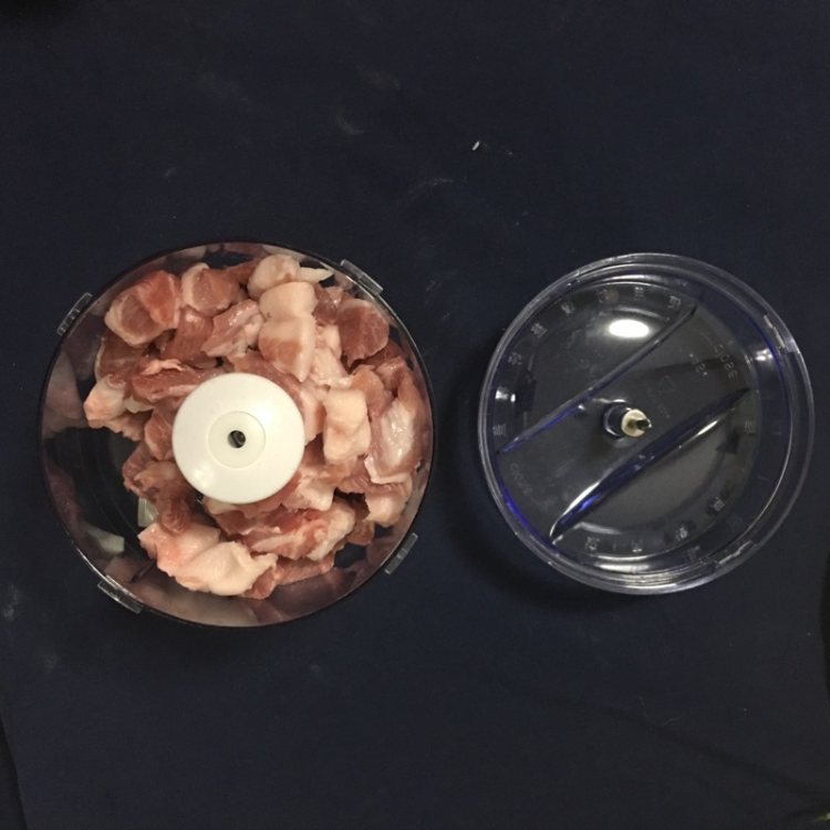 莲藕肉馅饺子步骤2