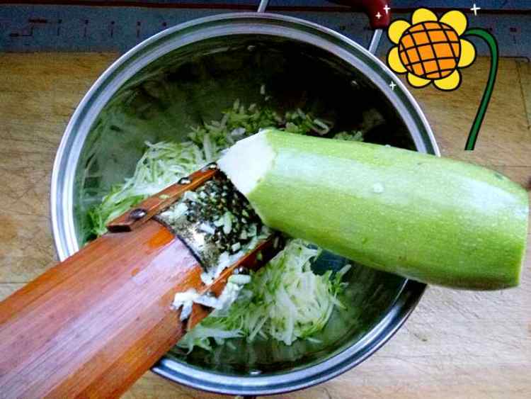 西葫芦锅贴步骤3