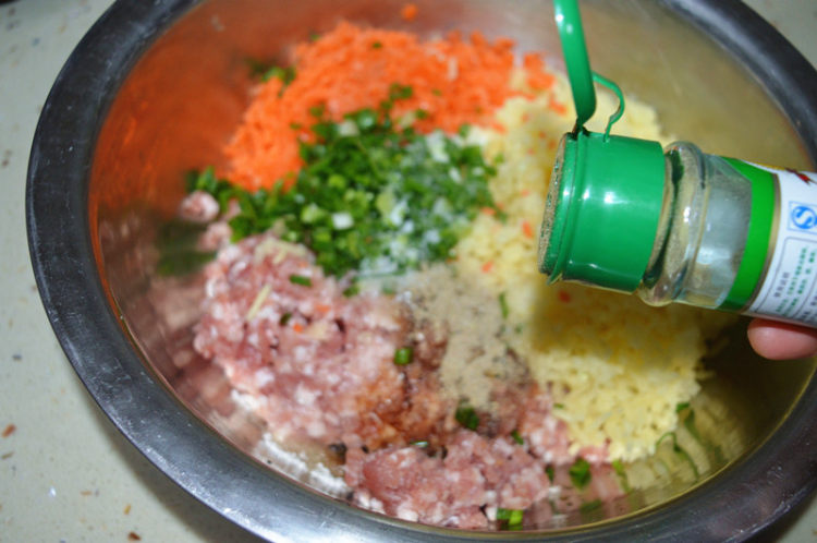 土豆肉末水饺步骤11