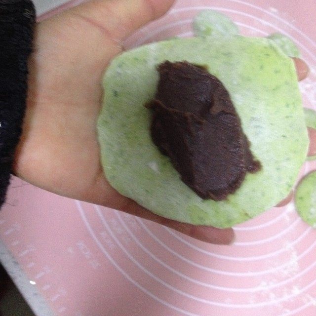 豆沙馅柳叶蒸饺步骤6
