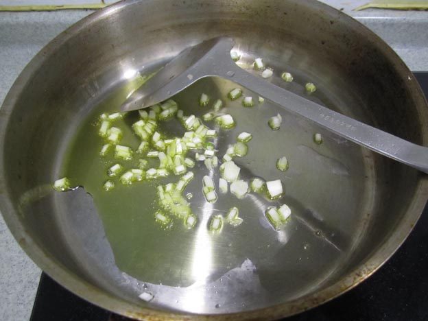长豆角肉沫饺子步骤3