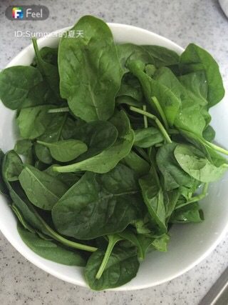 松子菠菜芝士煎饺步骤1