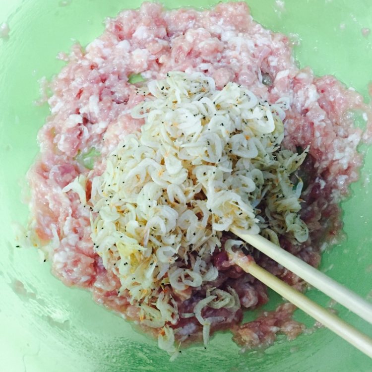 韭菜虾皮猪肉馅儿饺子步骤7