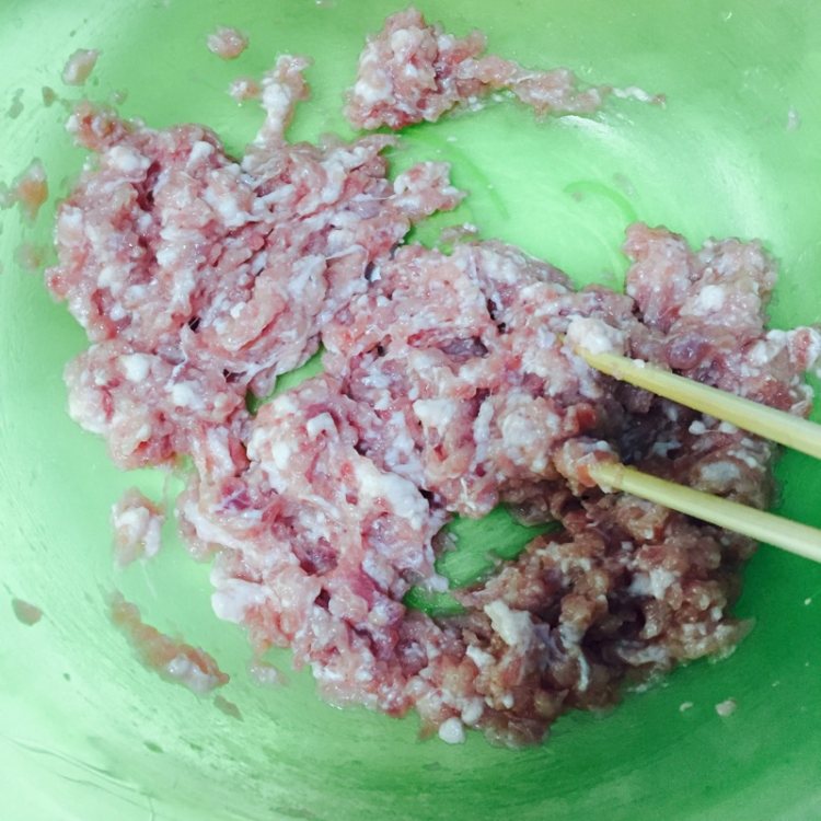 韭菜虾皮猪肉馅儿饺子步骤5