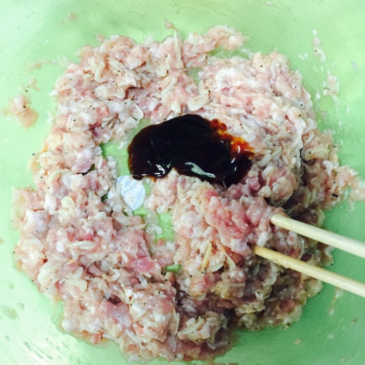 韭菜虾皮猪肉馅儿饺子步骤10
