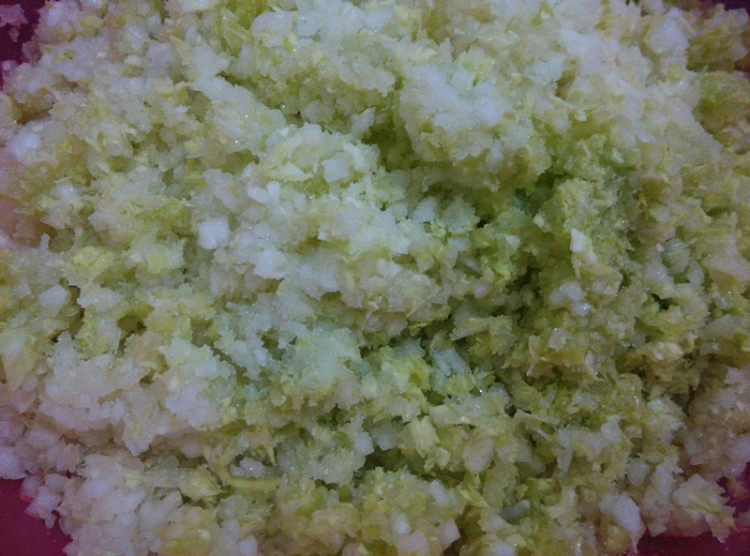 白菜肉饺步骤5