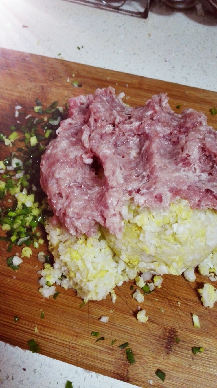 白菜猪肉馅饺子步骤4
