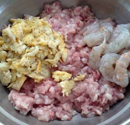 杏鲍菇鲜肉虾仁水饺步骤3