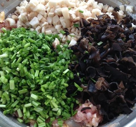 杏鲍菇鲜肉虾仁水饺步骤5