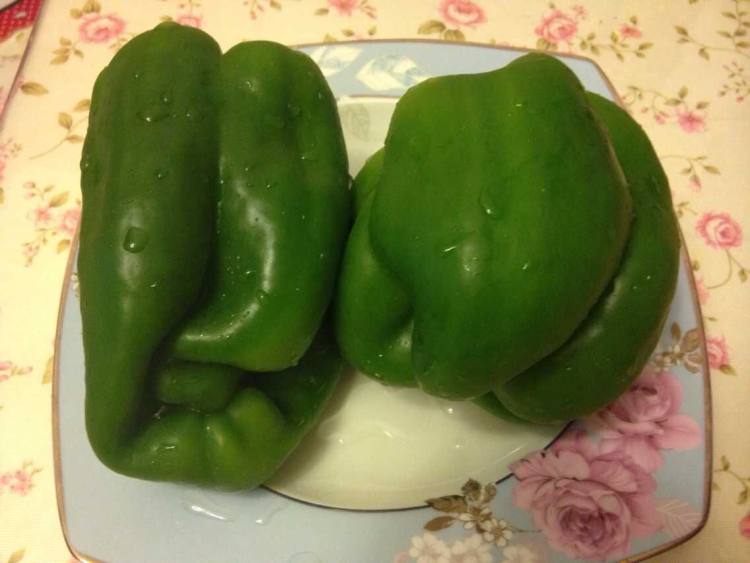 青椒肉饺子步骤1