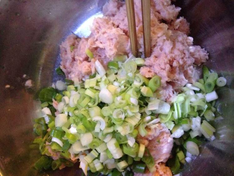 青椒肉饺子步骤5