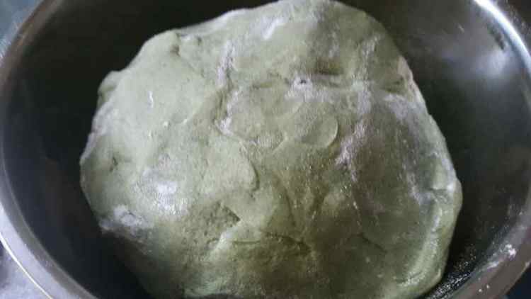 绿皮猪肉虾仁油菜水饺步骤1