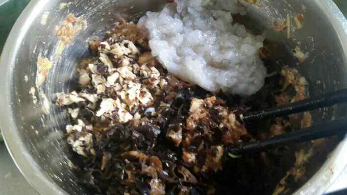 绿皮猪肉虾仁油菜水饺步骤4
