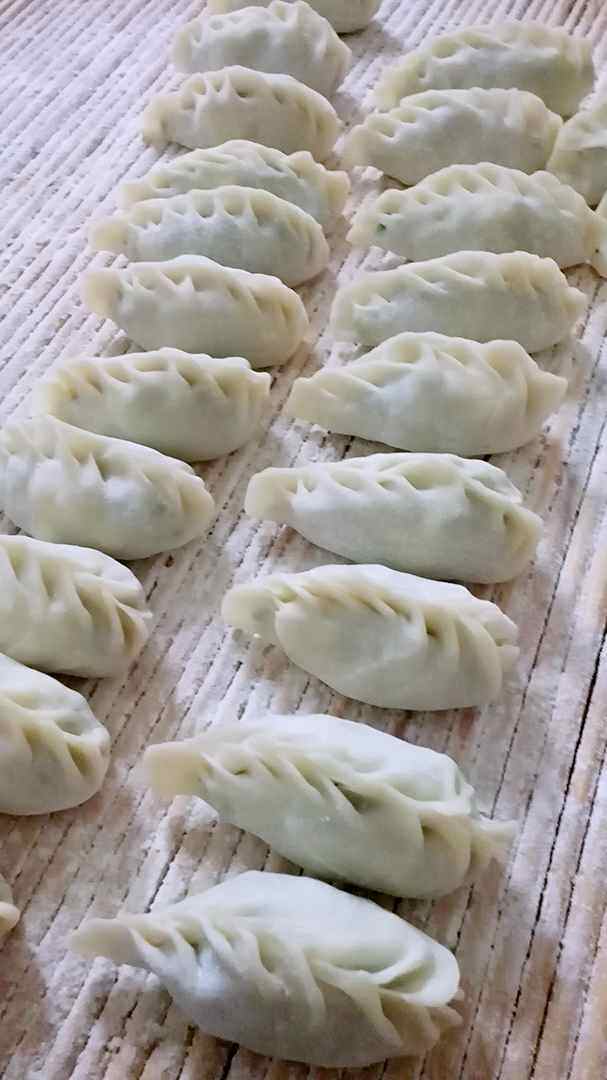 韭菜鸡蛋煎饺步骤11