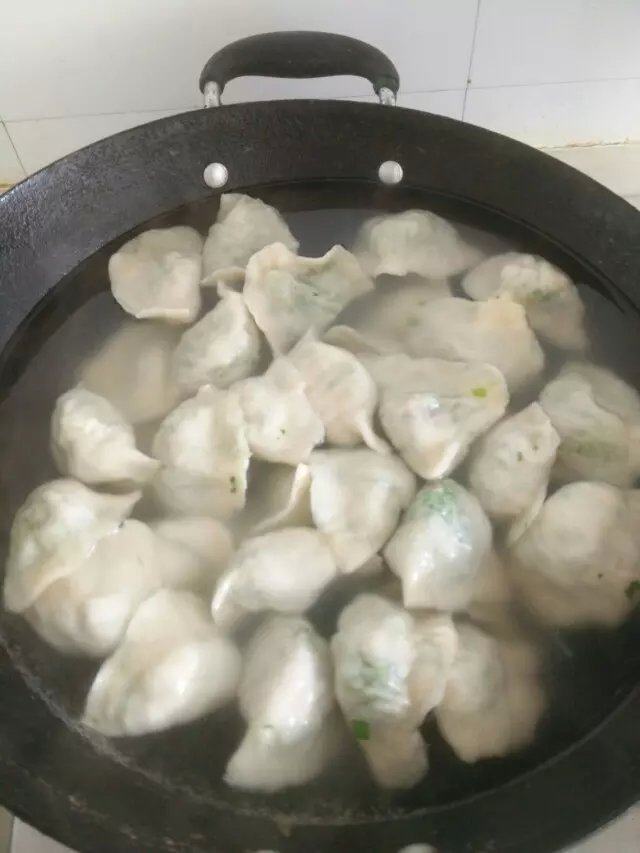 芹菜虾仁水饺步骤15