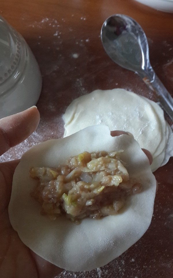 猪肉白菜煎饺步骤4