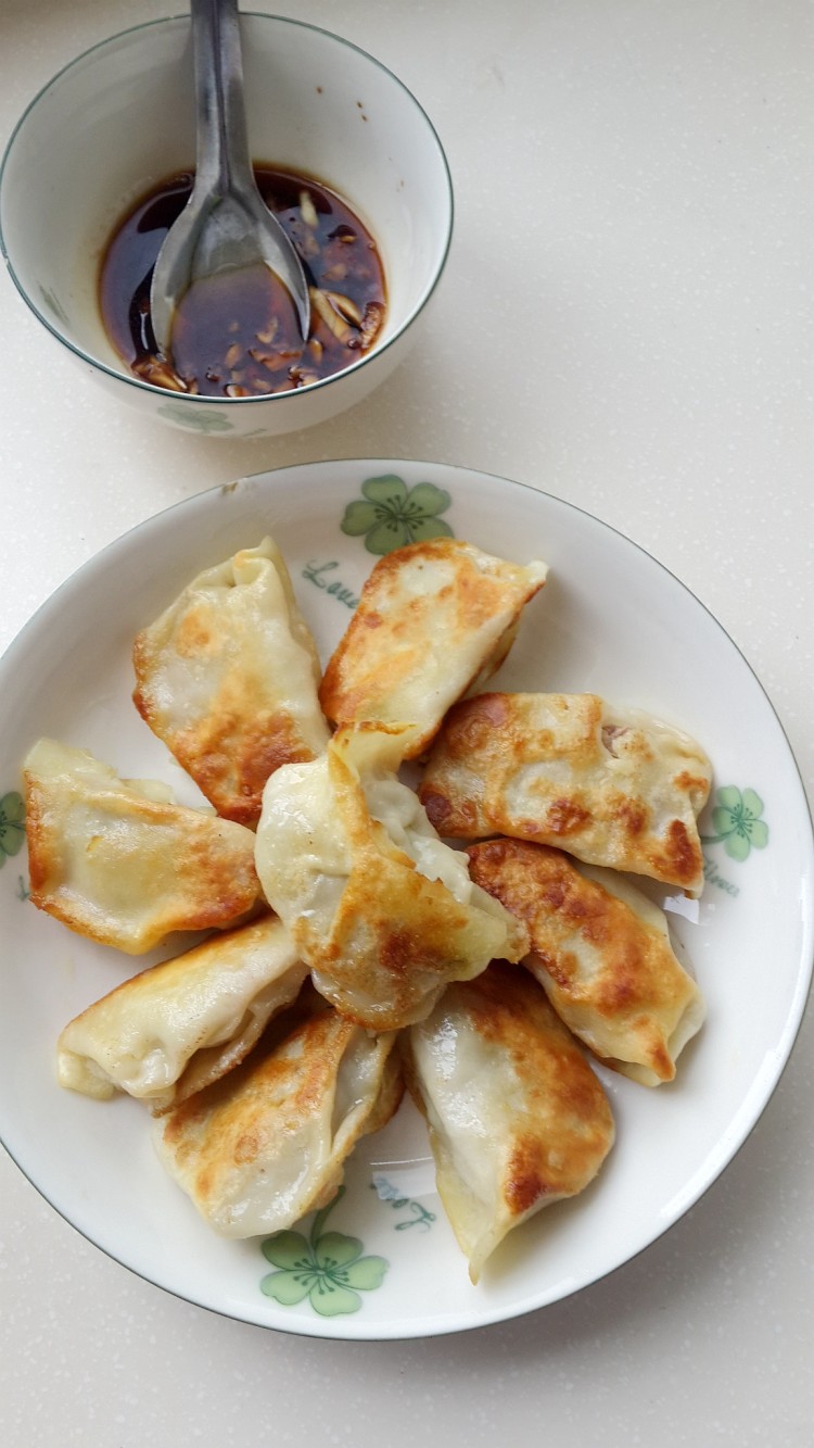 猪肉白菜煎饺步骤8
