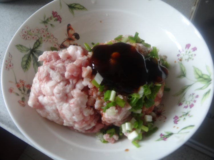 白菜肉饺子步骤4