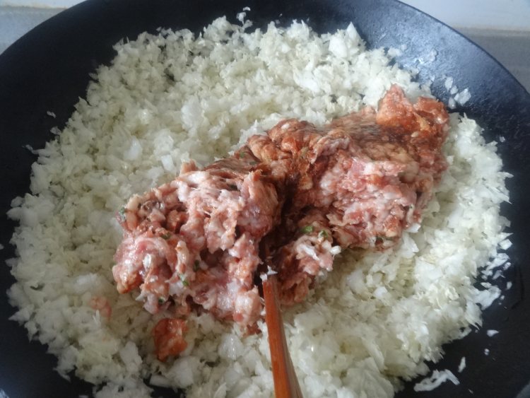 白菜肉饺子步骤6
