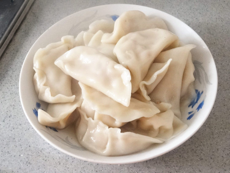白菜肉饺子步骤16