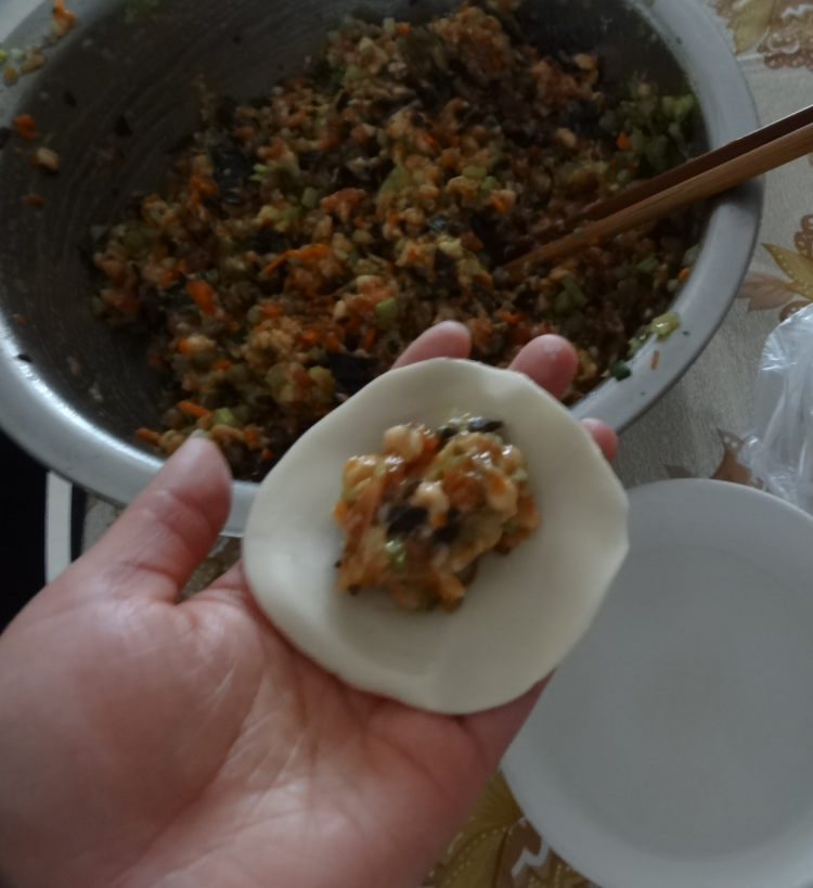 芹菜木耳蒸饺步骤16