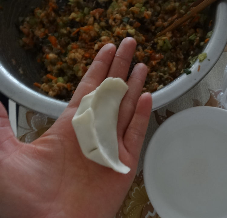 芹菜木耳蒸饺步骤17