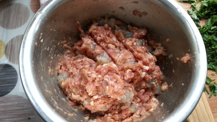 鲜虾韭菜水饺步骤3