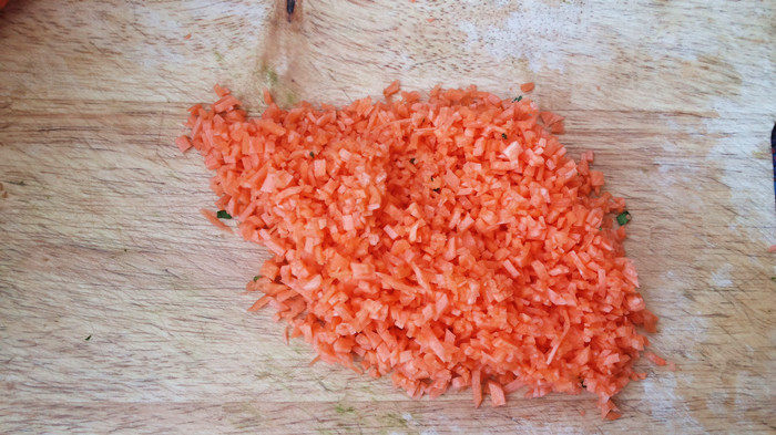 韭菜胡萝卜烫面蒸饺步骤3