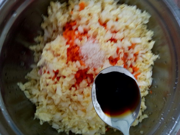 猪肉白菜胡萝卜水饺步骤5