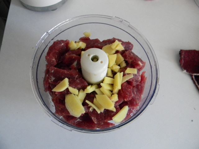 牛肉胡萝卜饺子步骤3