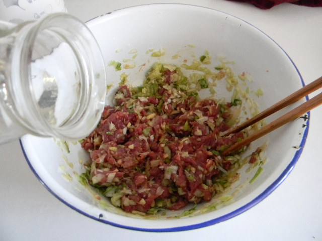 牛肉胡萝卜饺子步骤6