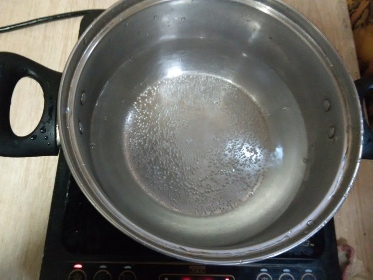 猪肉木耳芹菜饺子步骤5