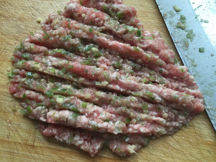 槐花大肉水饺步骤1