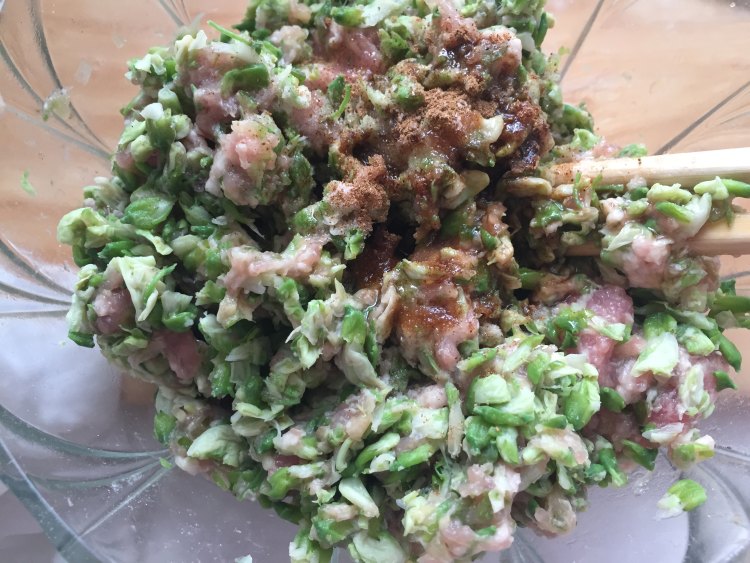 槐花大肉水饺步骤5