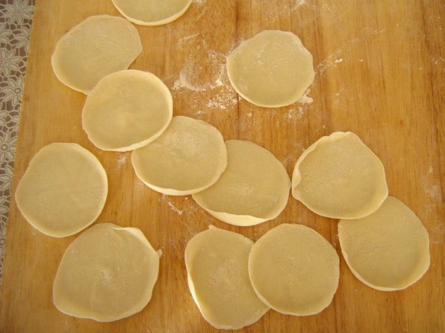 荠菜鸡蛋水饺步骤7