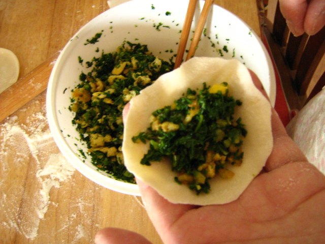 荠菜鸡蛋水饺步骤8