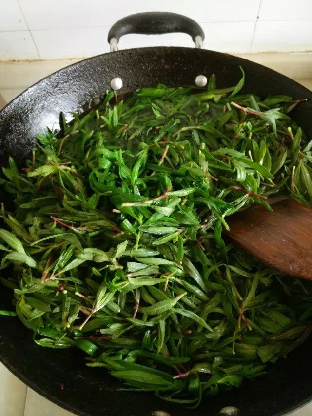 山苜楂虾仁饺子步骤2