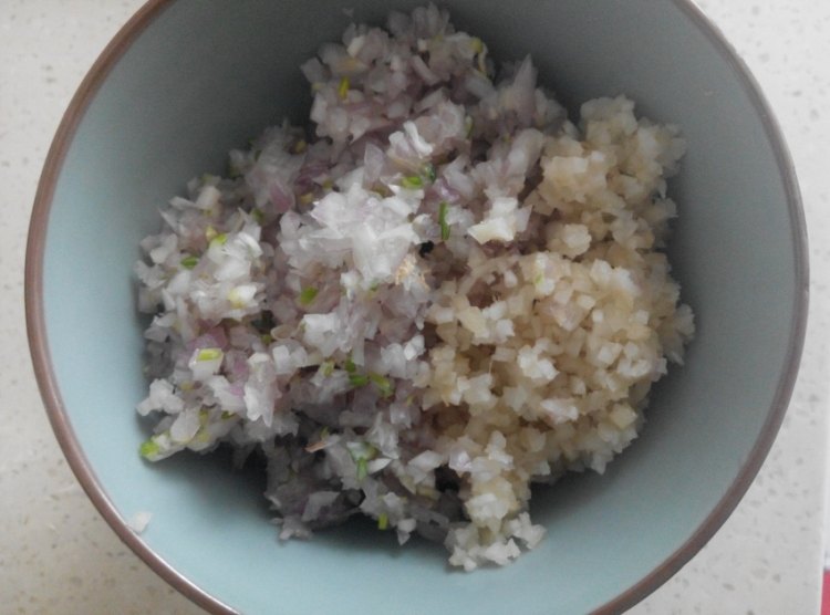 野荠菜猪肉馅水饺步骤4