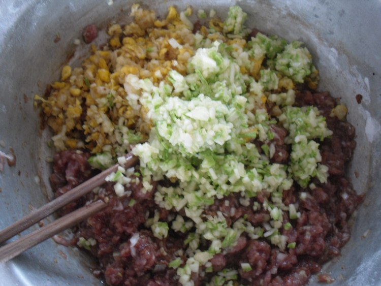 西葫芦鸡蛋肉馅饺子步骤6