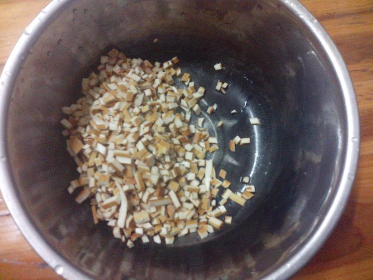 韭菜豆干煎饺步骤2