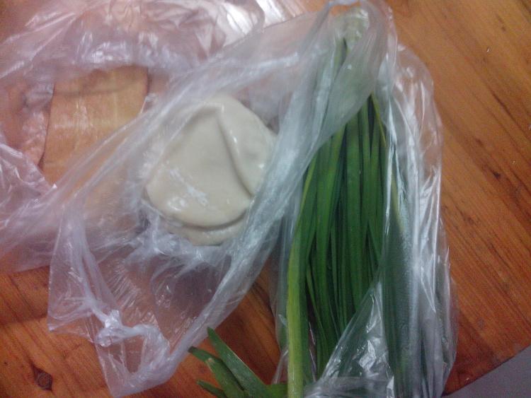韭菜豆干煎饺步骤1