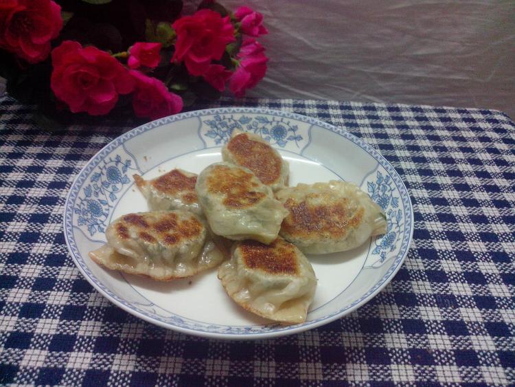韭菜豆干煎饺步骤11