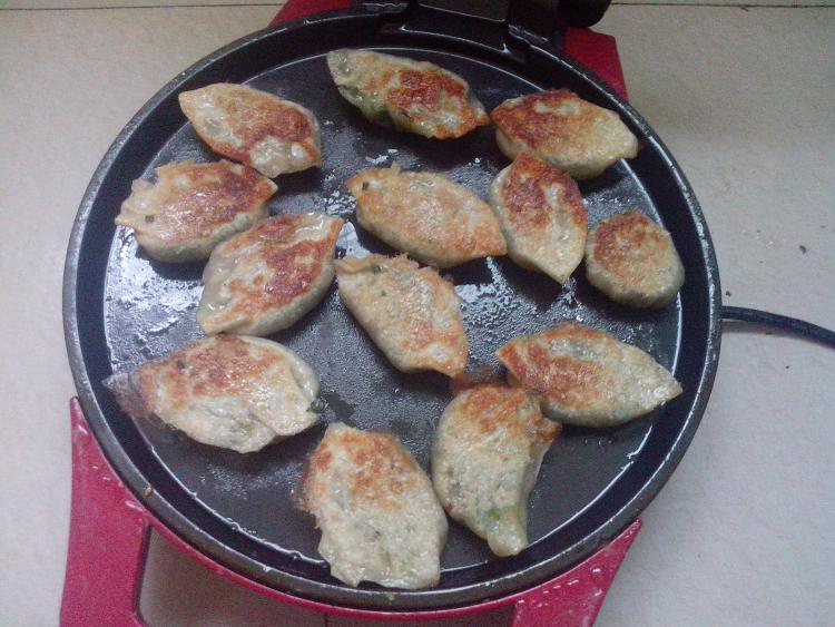 韭菜豆干煎饺步骤10