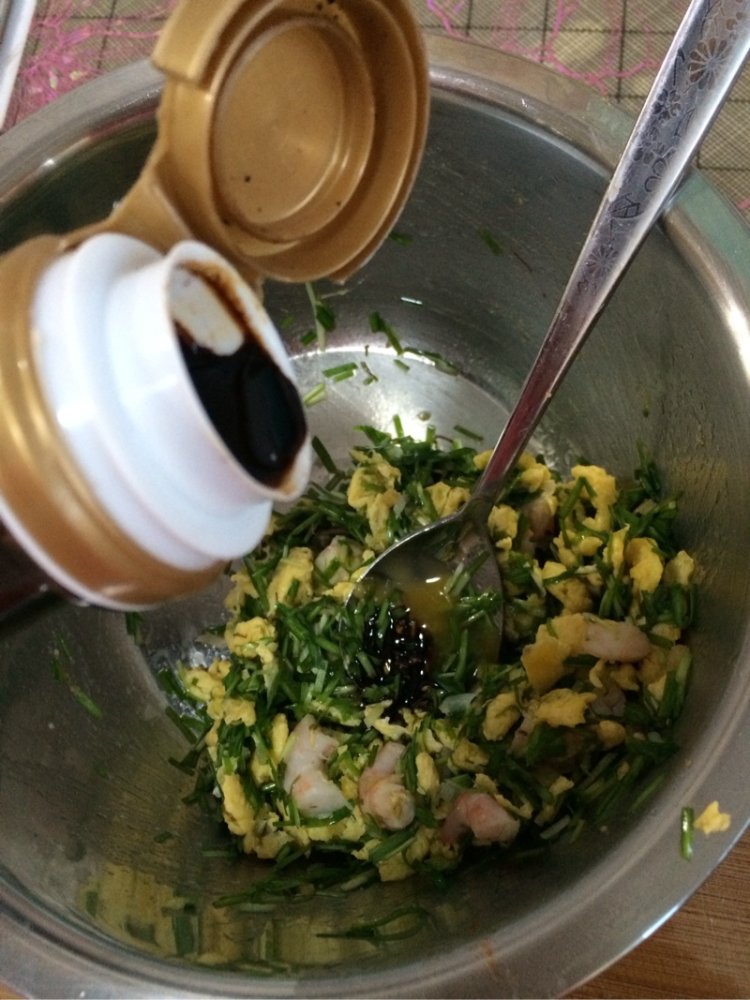 韭菜鸡蛋虾仁蒸饺步骤8