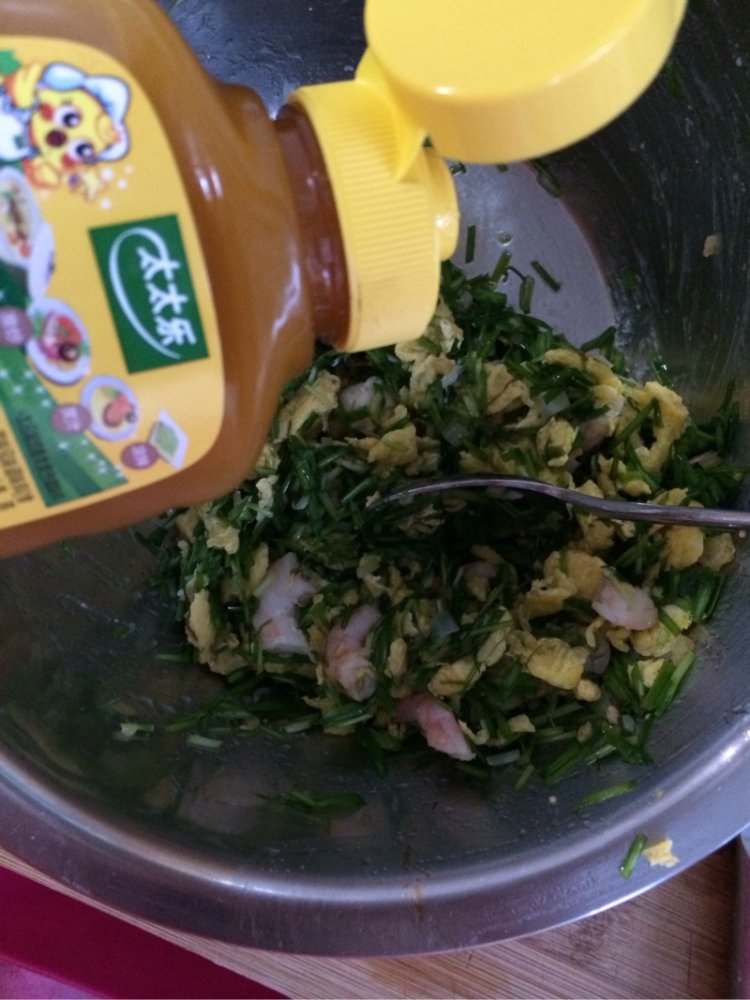 韭菜鸡蛋虾仁蒸饺步骤7