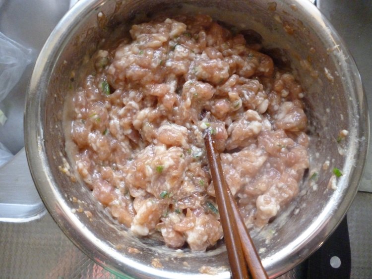 莲藕猪肉饺子步骤3