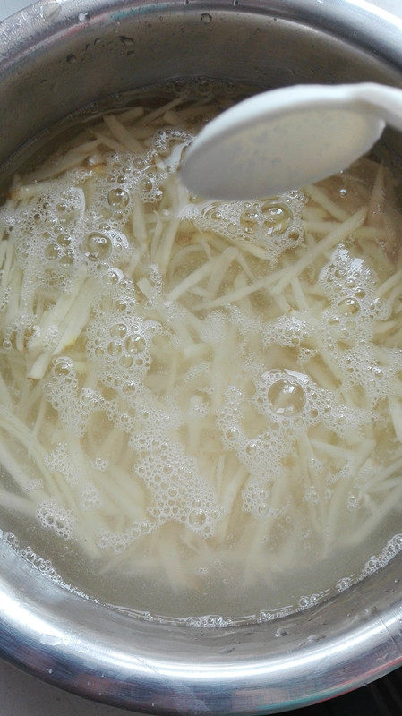 土豆素馅饺子步骤3