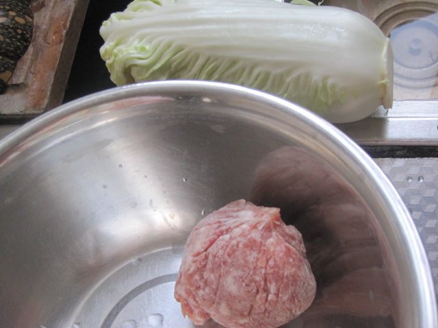 白菜猪肉蒸饺步骤2